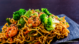रेस्टोरेंट स्टाइल चाइनीज भेल रेसिपी | restaurant style crispy chinese bhel recipe in hindi