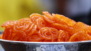 जलेबी रेसिपी | Crispy market style jalebi recipe in Hindi