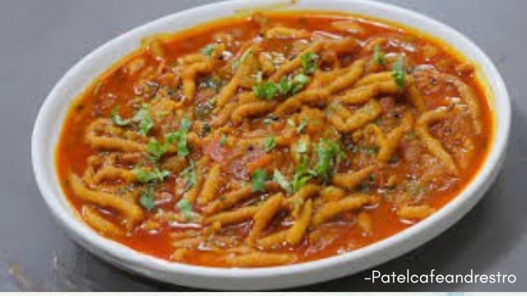 Read more about the article घर पर बनाएं स्वादिष्ट राजस्थानी दूध सेव की सब्जी | Dudh Sev Sabji Recipe in Hindi