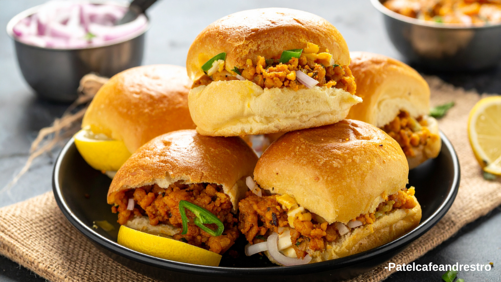 You are currently viewing Dabeli Recipe in Hindi: जानिए स्ट्रीट स्टाइल दाबेली बनाने का तरीका