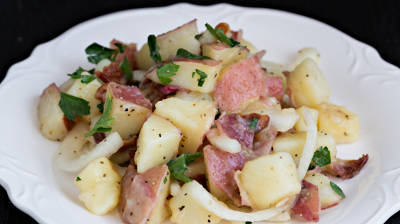 जर्मन आलू सलाद रेसिपी (German Potato Salad)
