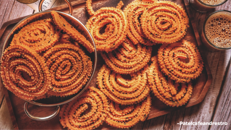 कुरकुरी चकली बनाने की आसान रेसिपी (Crispy Chakli Recipe in Hindi)