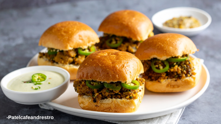 दाबेली बनाने की पूरी रेसिपी (Street Style Dabeli Recipe in Hindi)