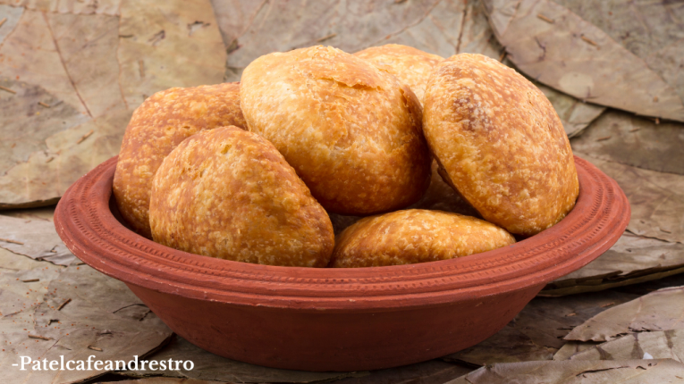 मूंग दाल की खस्ता कचौरी रेसिपी (Moong Dal Crispy Kachori Recipe)