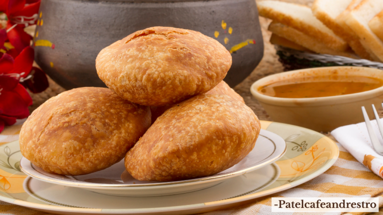 मूंग दाल की खस्ता कचौरी रेसिपी | होटल स्टाइल क्रिस्पी कचौरी | Moong Dal Crispy Kachori Recipe